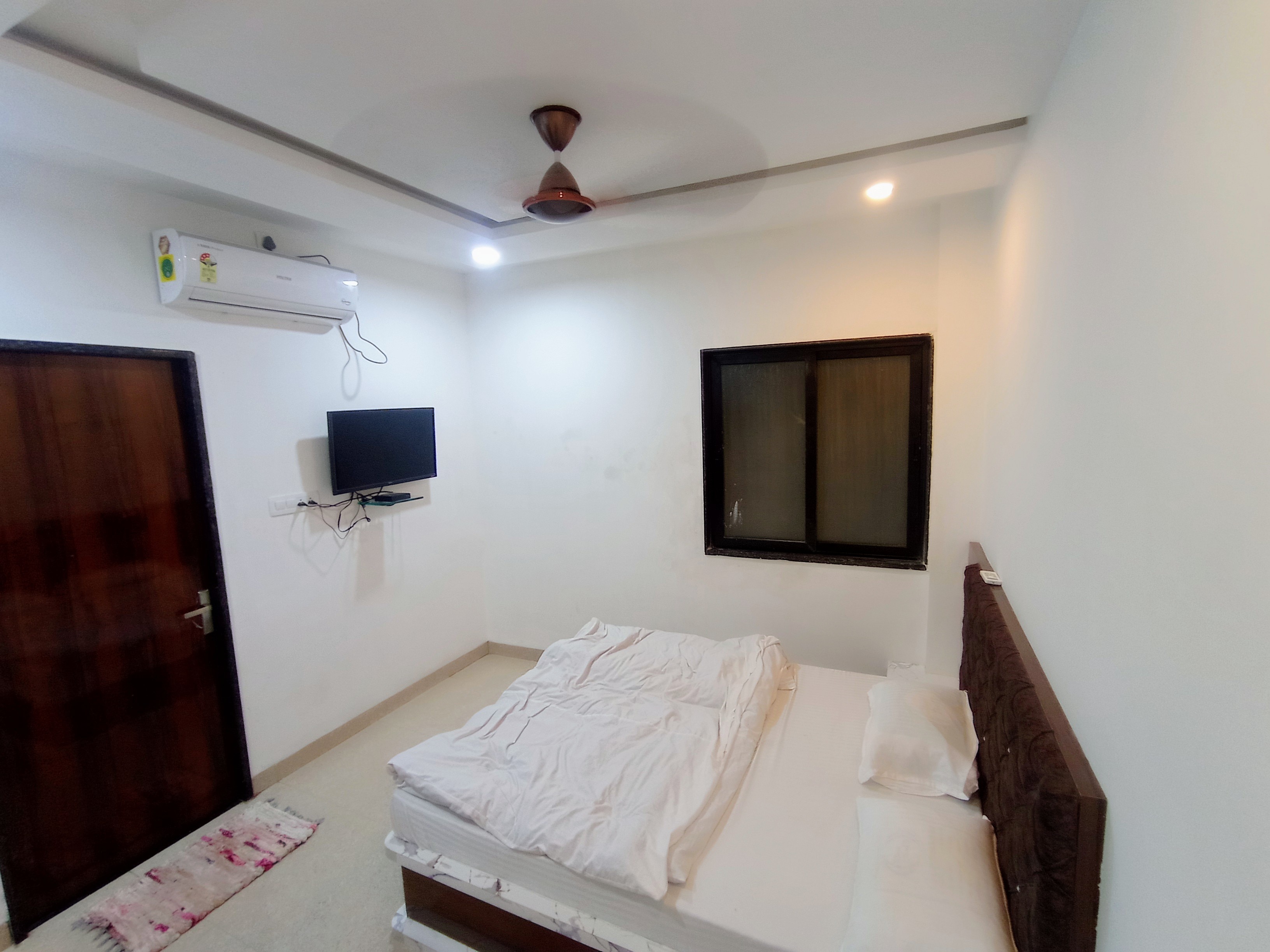 Hotel Kanchan - Tap to explore photos