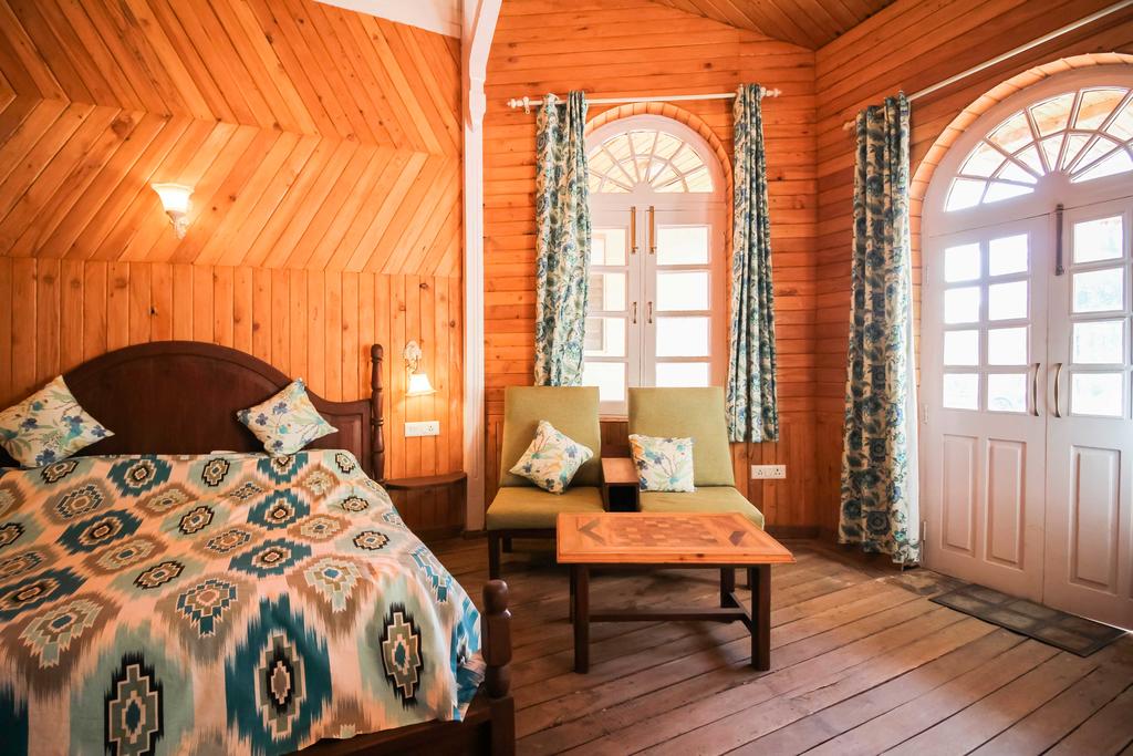 Dhaulpur Lodge - Queen Room - Tap to explore photos