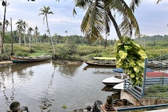 Kingfisher Homestay with Lake View and Pool, Thiruvananthapuram