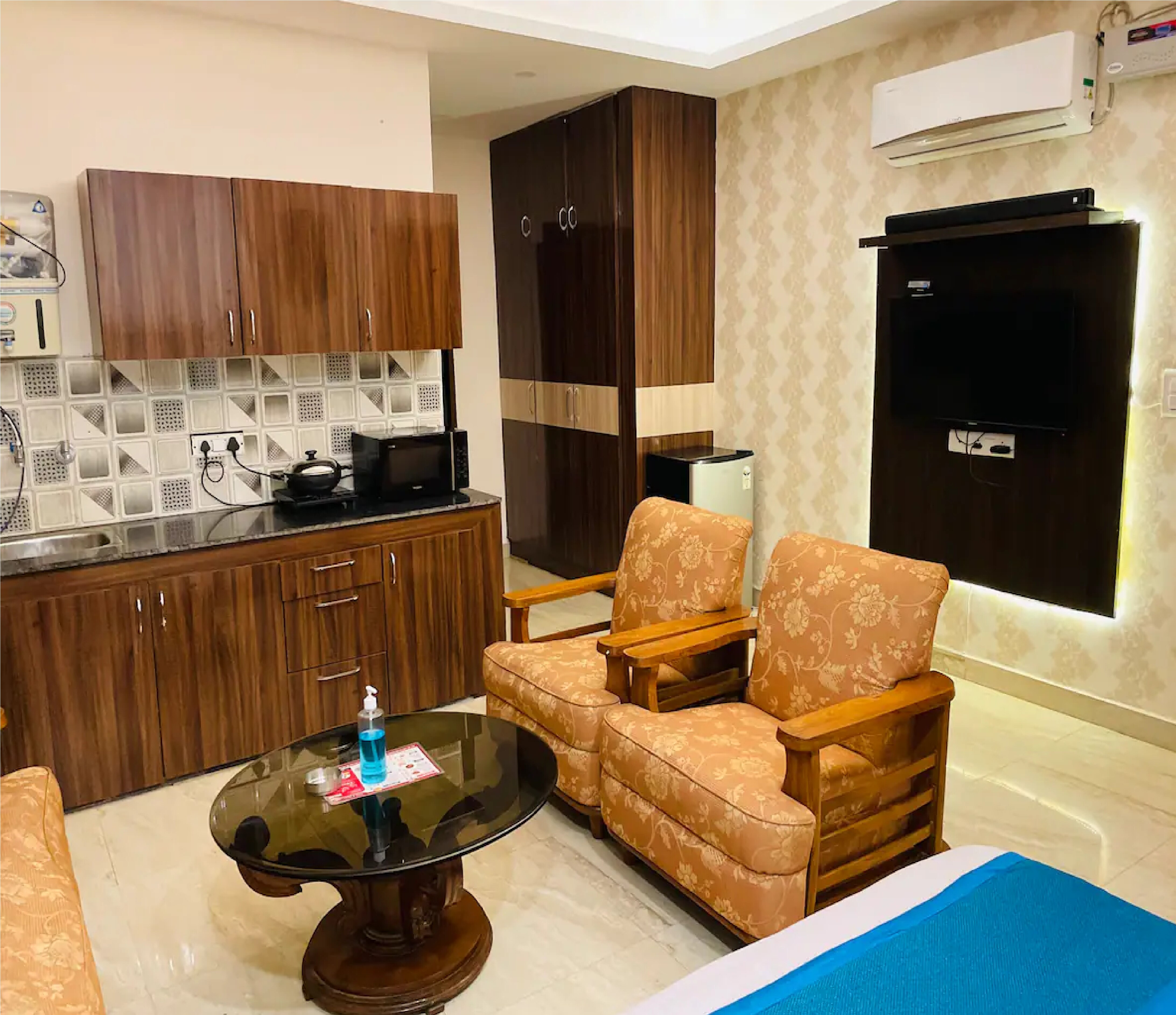 Tricity suites studio apartments - Tap to explore photos