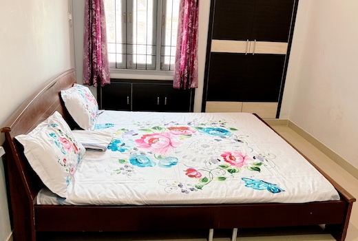 3BHK Relaxing & Spacious Homestay 2km from Airport-102