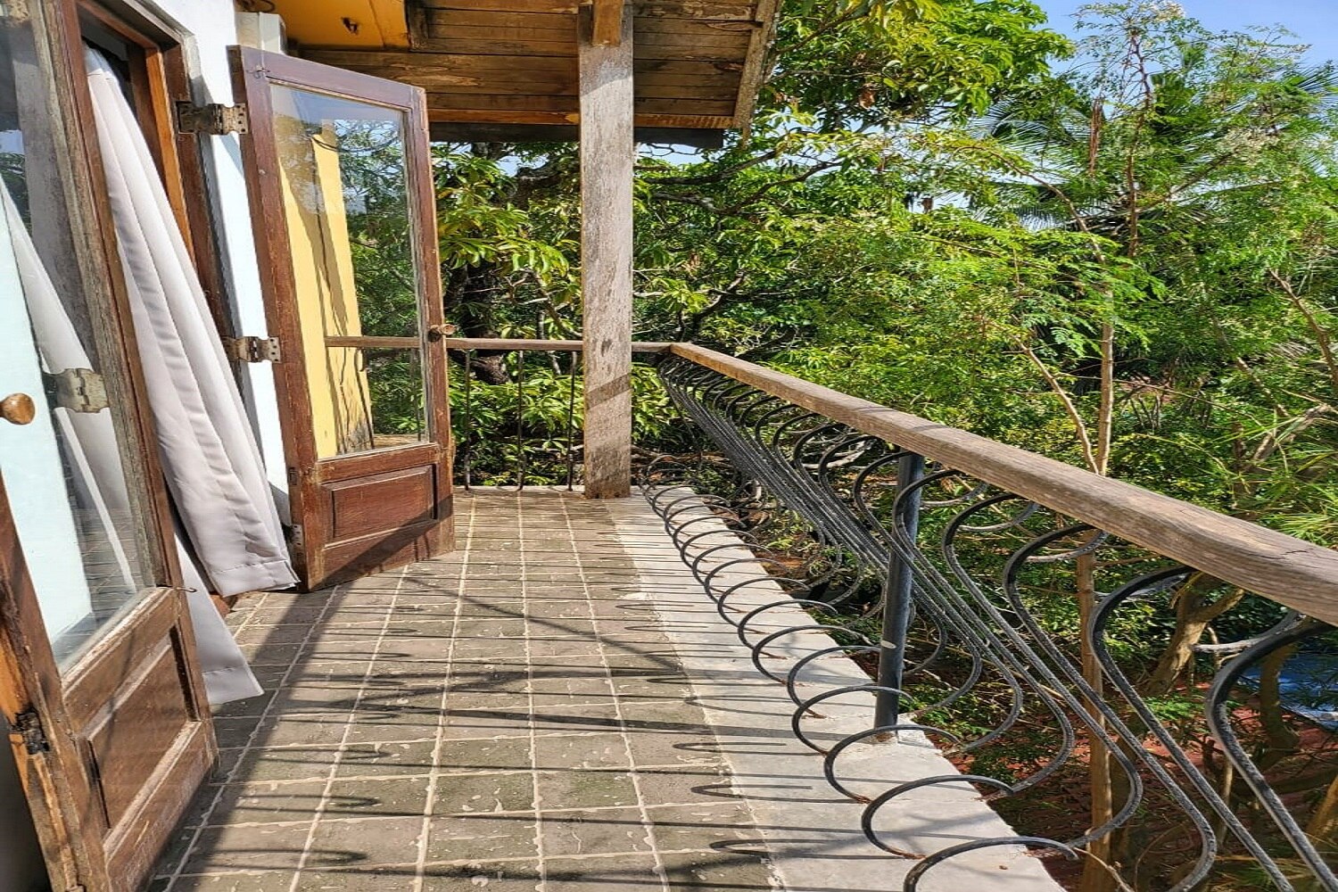 Aarya's Water Boutique Hotel - Tap to explore photos