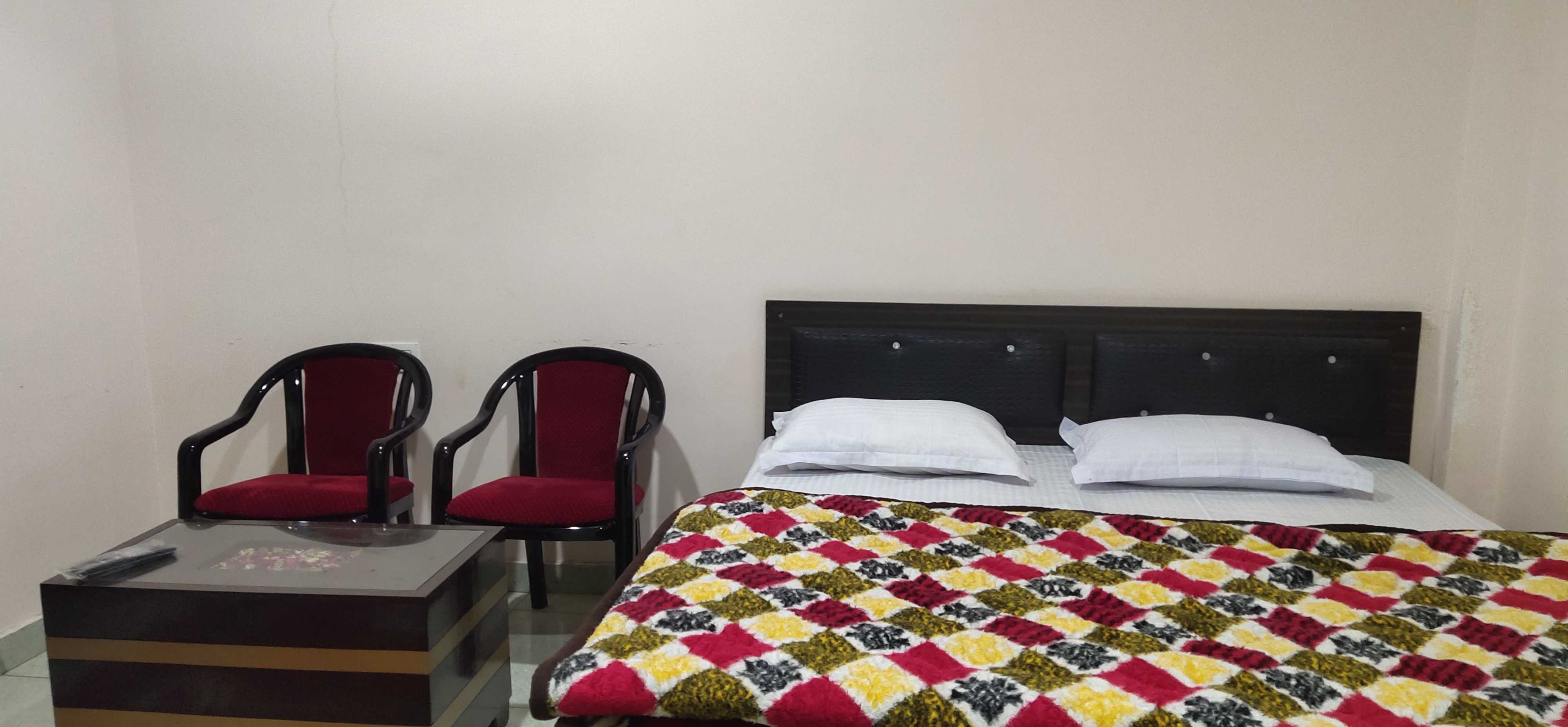 Hotel O Mohani Inn And Banquet - Tap to explore photos