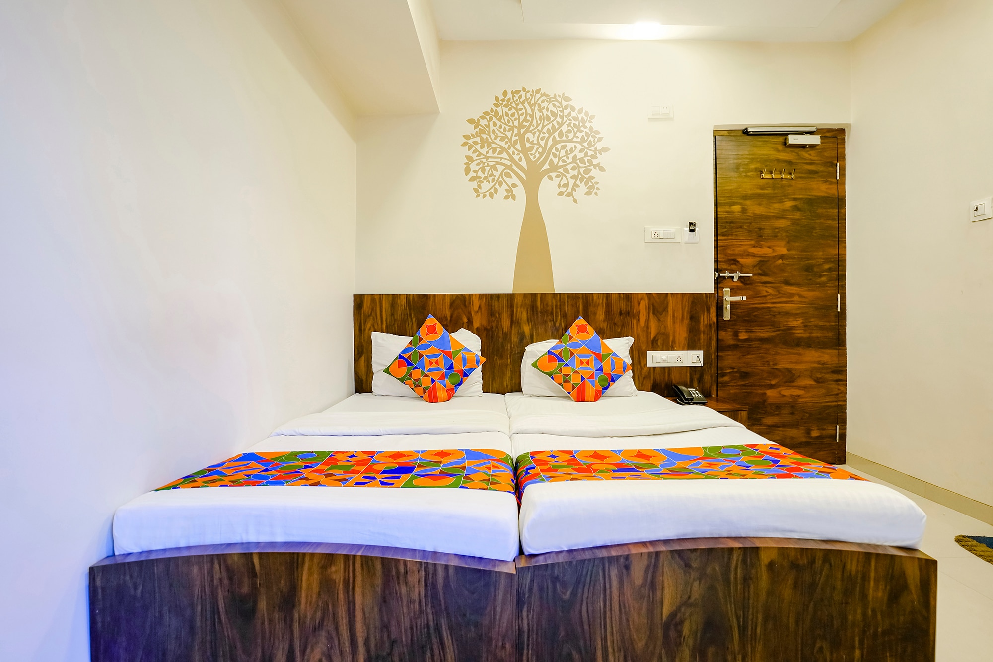 HOTEL SHALIMAR - Tap to explore photos