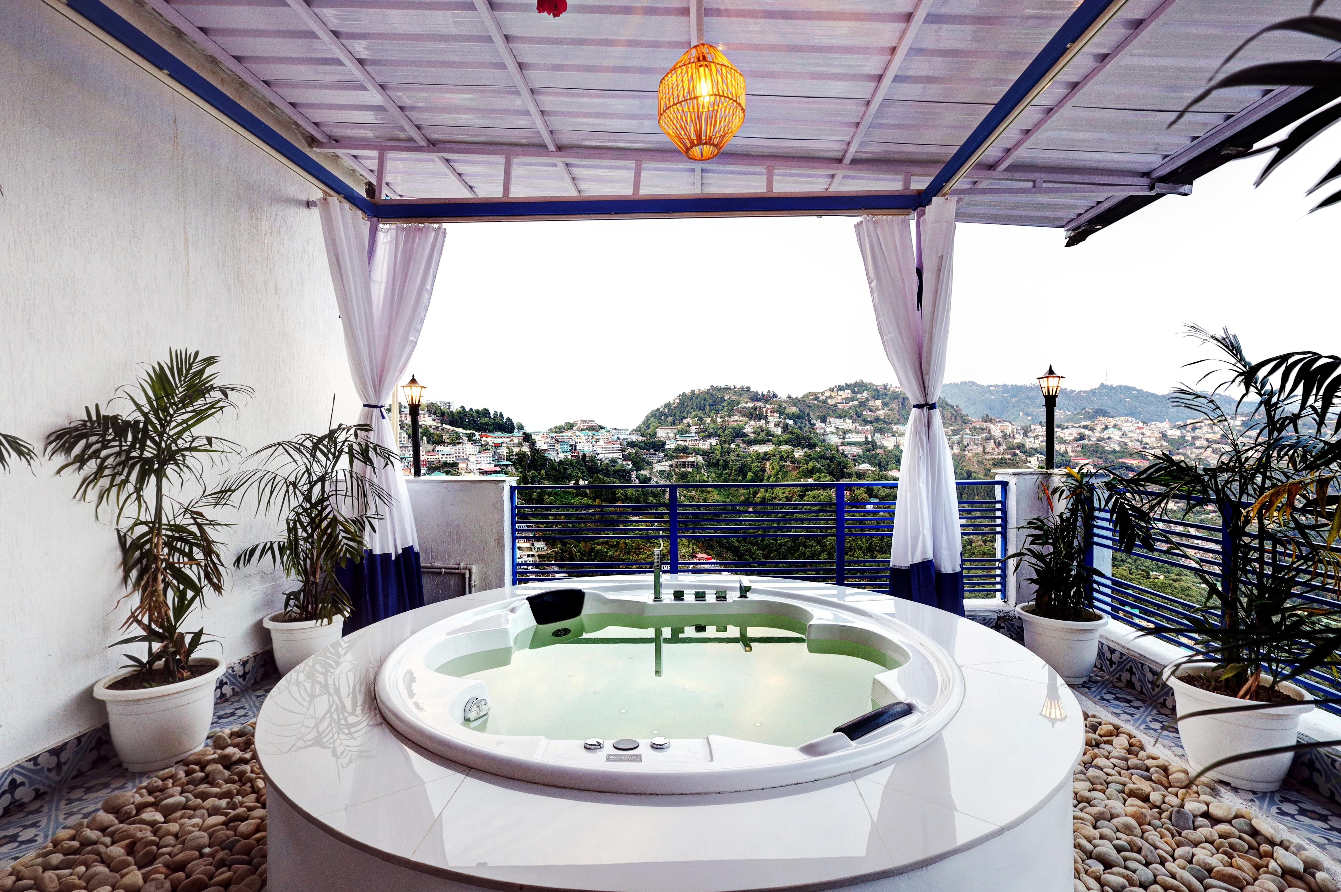 A Santorini Home-By Le Reve(Mall Road 5Min Drive) - Tap to explore photos