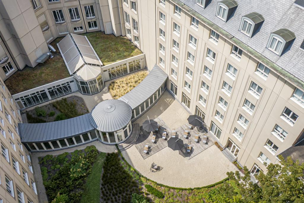 Hilton Garden Inn Brussels City Centre - Tap to explore photos