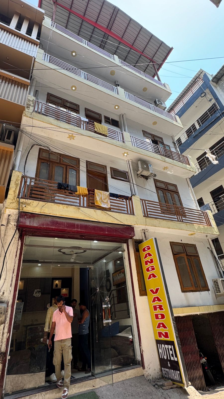 Hotel ganga vardan - Tap to explore photos