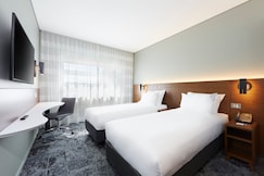 Holiday Inn Express Newcastle, Newcastle