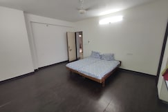 Downtown By Stayfinder, Ahmedabad