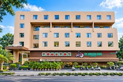 Hotel Cypress, Anand