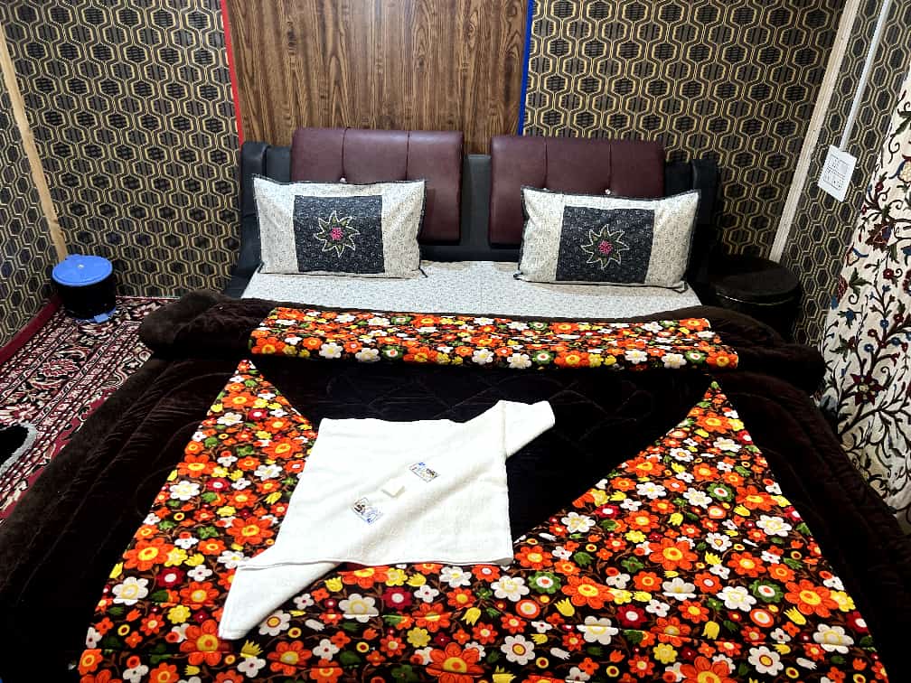 Apple Garden Guest House - Tap to explore photos