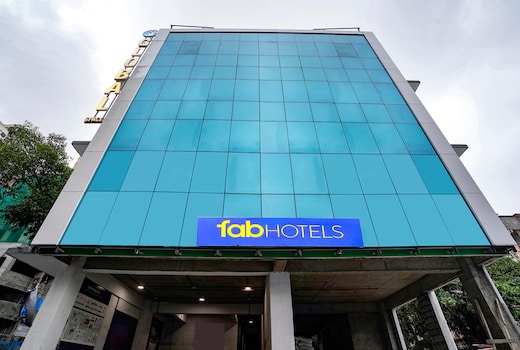 FabHotel Global Spaces - Nr. NESCO Exhibition Center