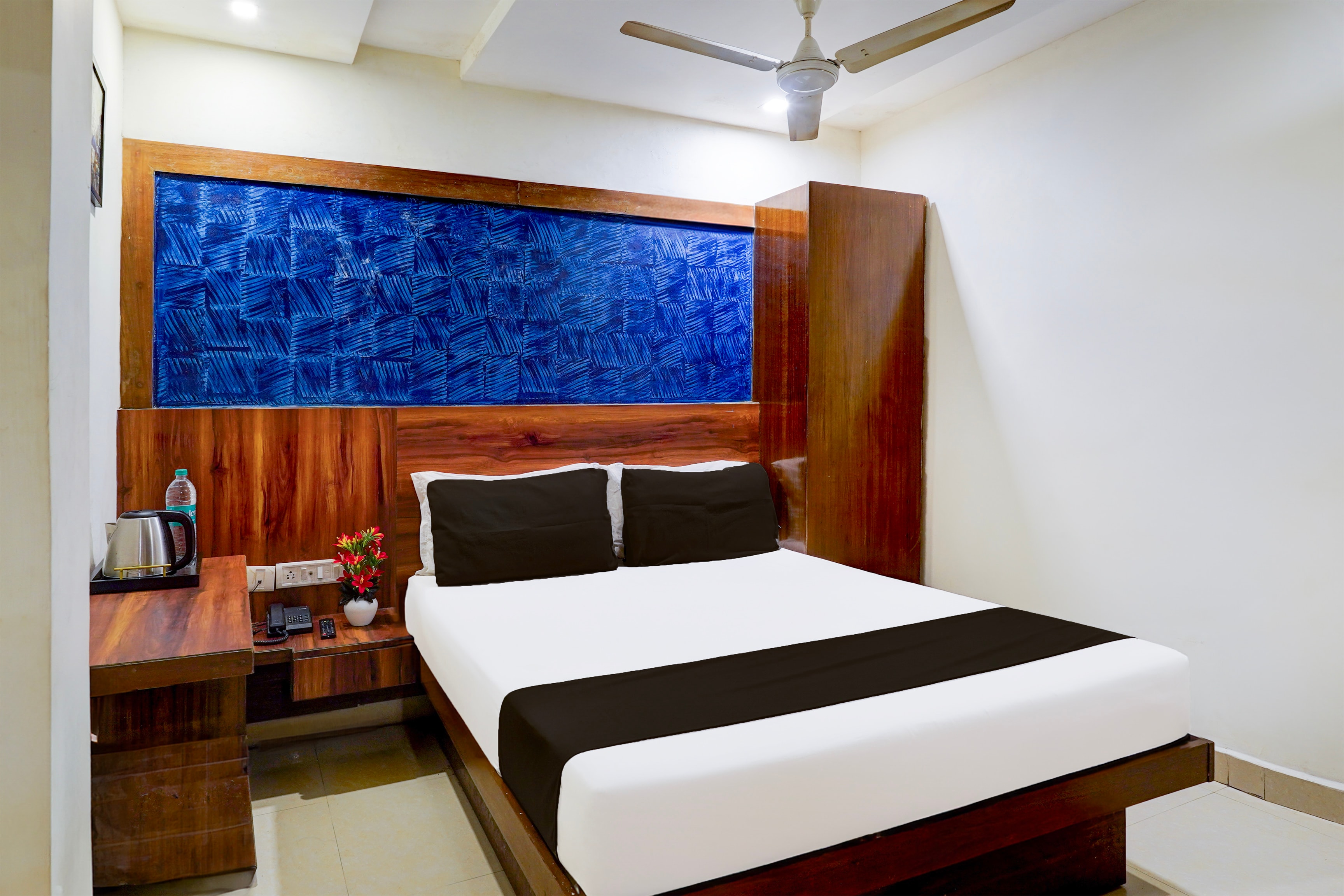 Hotel O Queen shell residency Vadapalani - Tap to explore photos