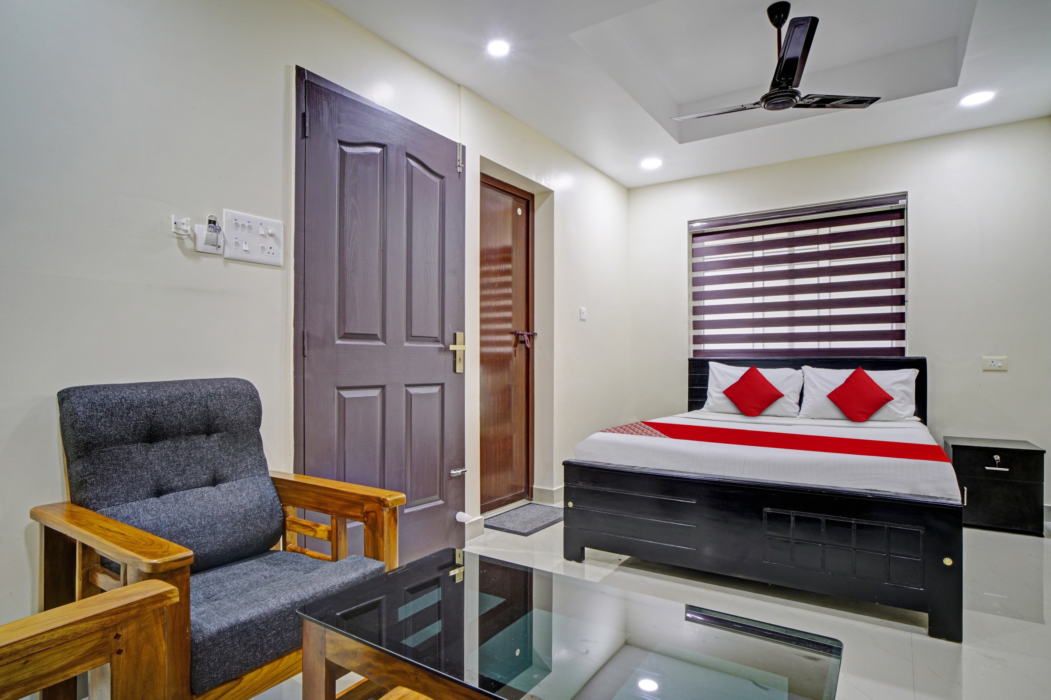 Hotel O Crystal Executive Suites - Tap to explore photos