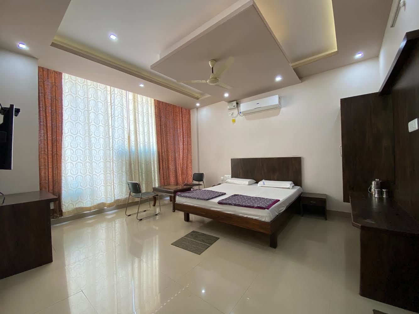 PRIYADARSHINI LODGE - Honalli - Tap to explore photos