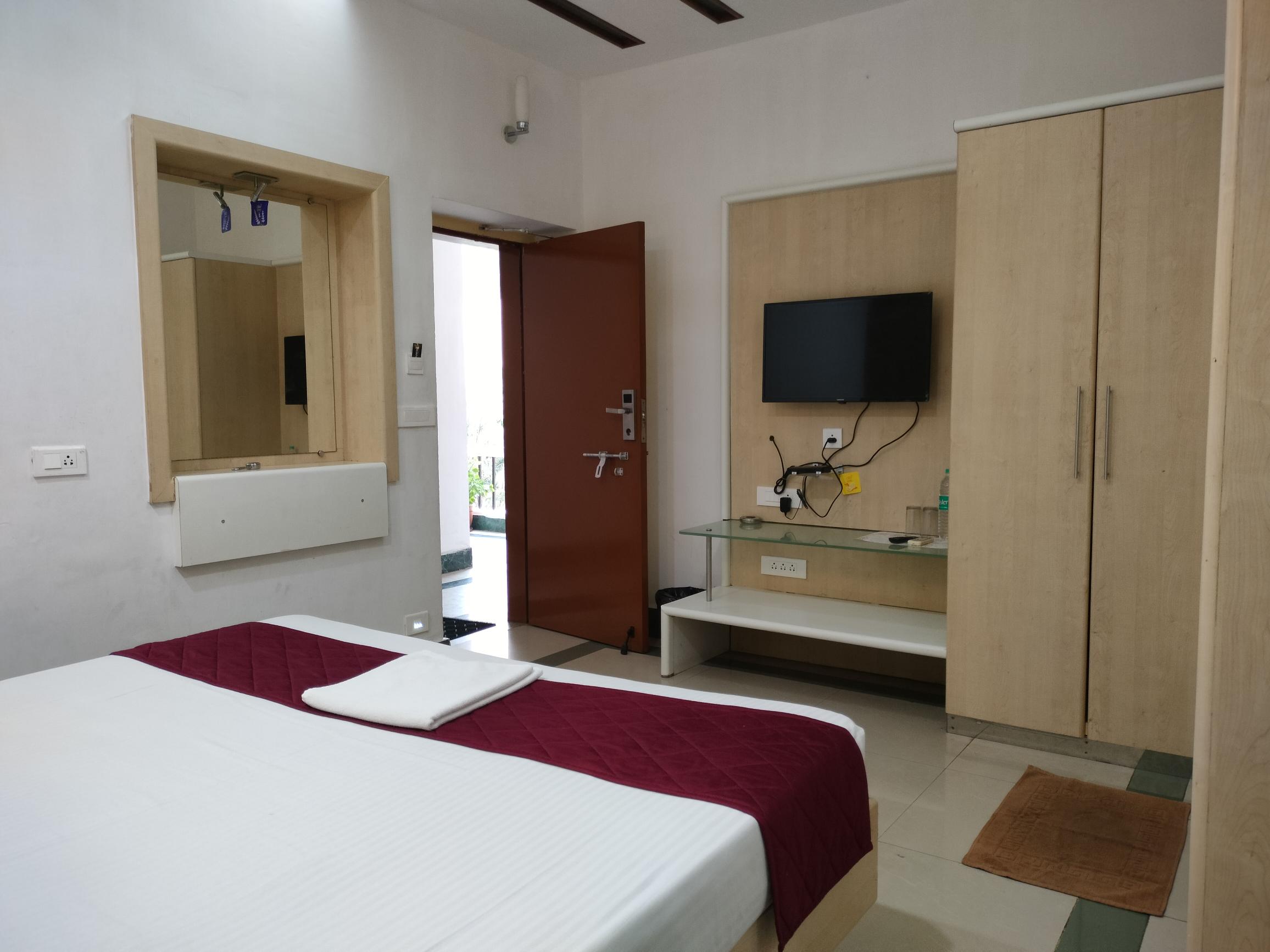 Hotel Puduvai Ashok  - Tap to explore photos
