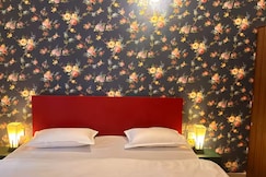 Ruby - Near Hawa Mahal 2BHK with Balcony, Jaipur