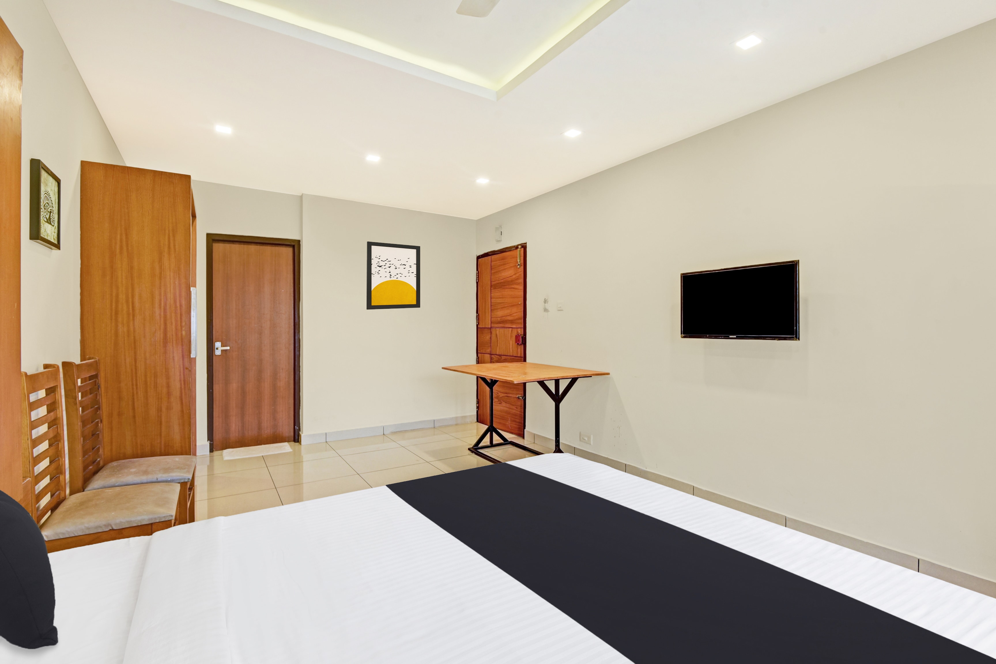 Hotel O AURA RESIDENCY - Tap to explore photos