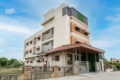 Hotel Sar Kamla Dham - 10Mins walking from ISKCON Temple, Vrindavan