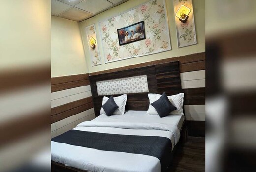Hotel O The Moksh Hotel