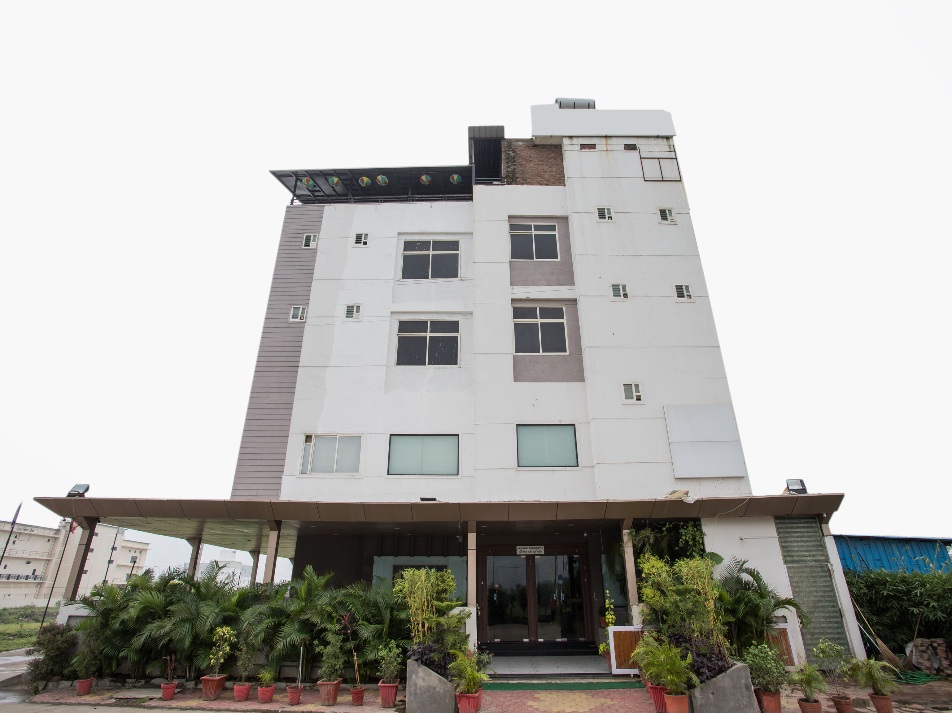 Kalyanam Hotel Resort Indore INR 381 OFF   2  0  0  0   Deal Hotel