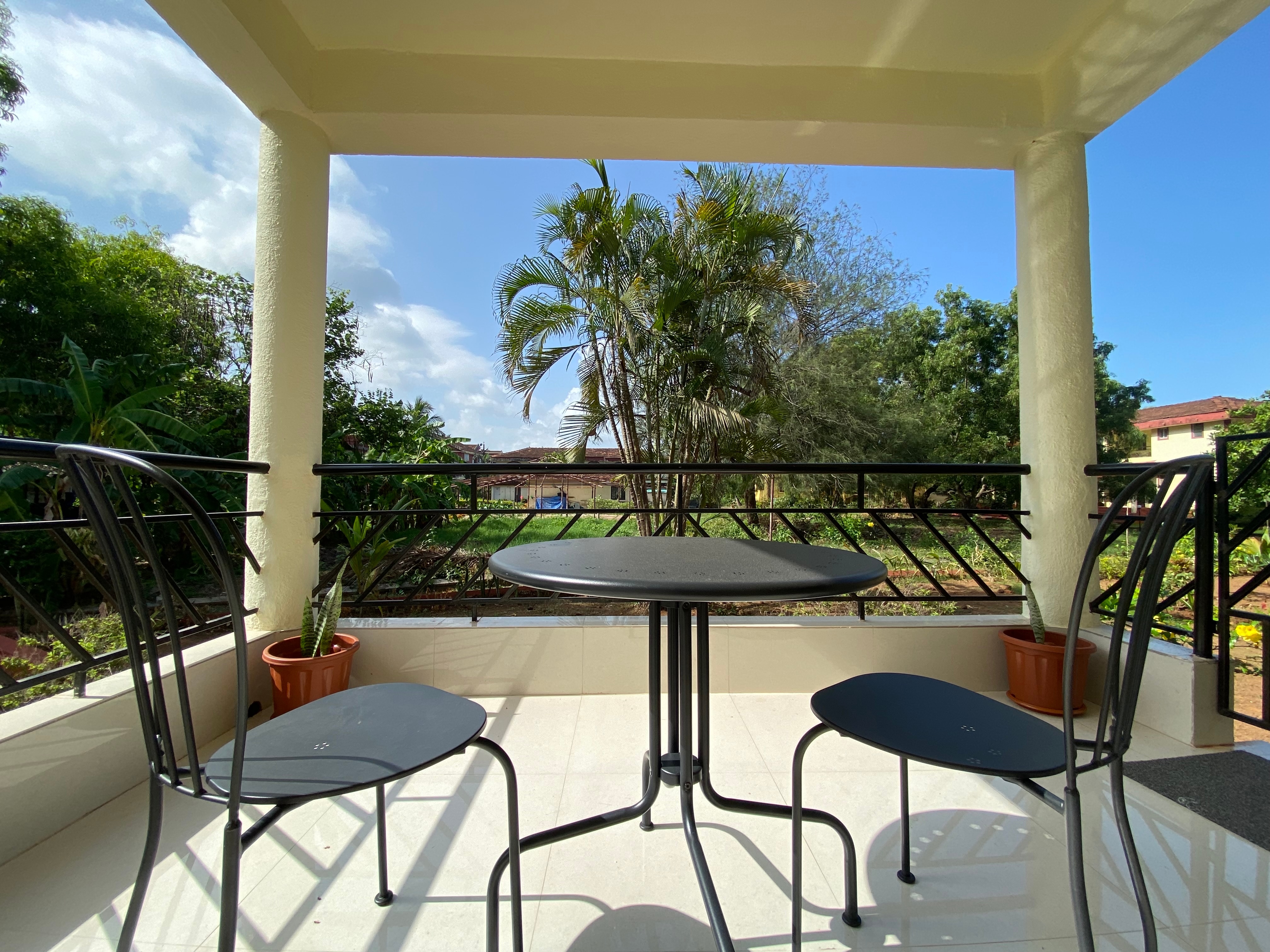 The Green Door Villa-Zalor, 400mtrs to Zalor Beach - Tap to explore photos