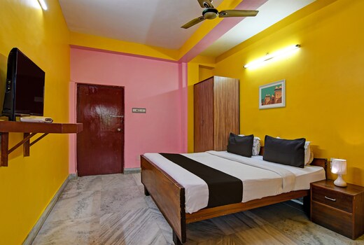 Hotel O Red Rose Near Noapara Metro Station
