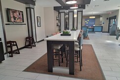 Holiday Inn Express KENEDY, Karnes