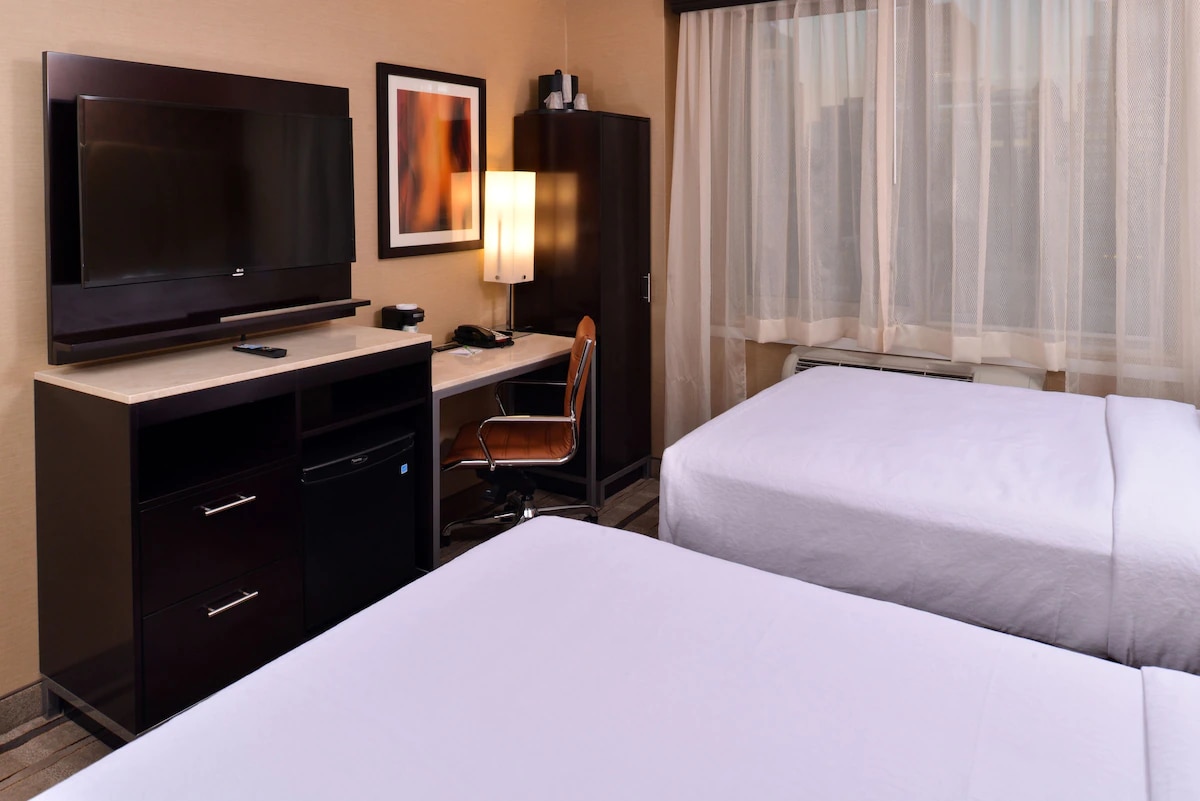 Holiday Inn Express - Times Square - Tap to explore photos