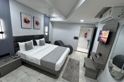 Hotel HR Gold, Kalol