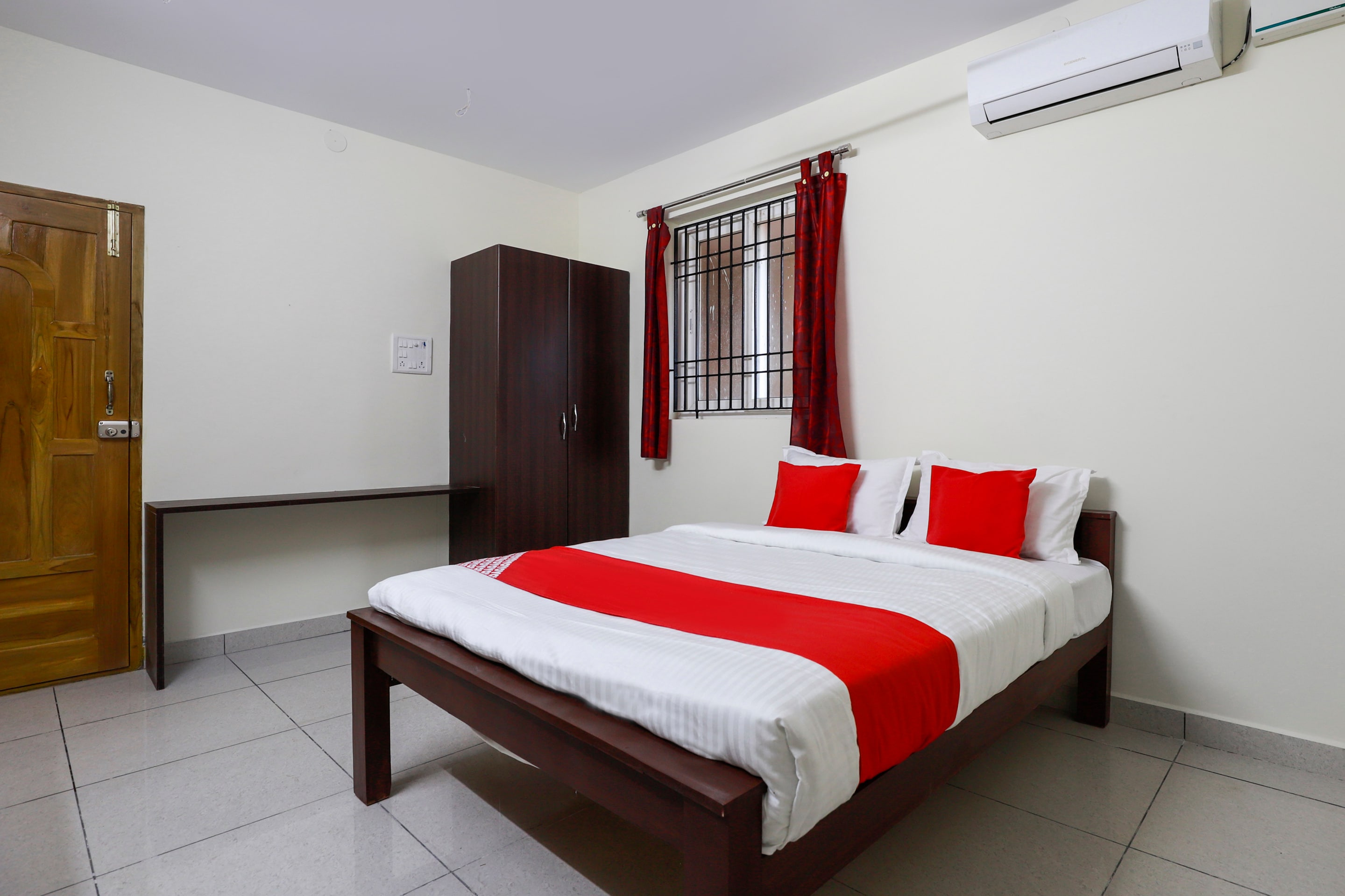 Hotel O Grand Residency Ambattur - Tap to explore photos