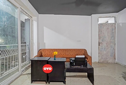OYO Sunrise Villa Near Select Citywalk Mall