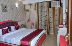 Deluxe Room 1
