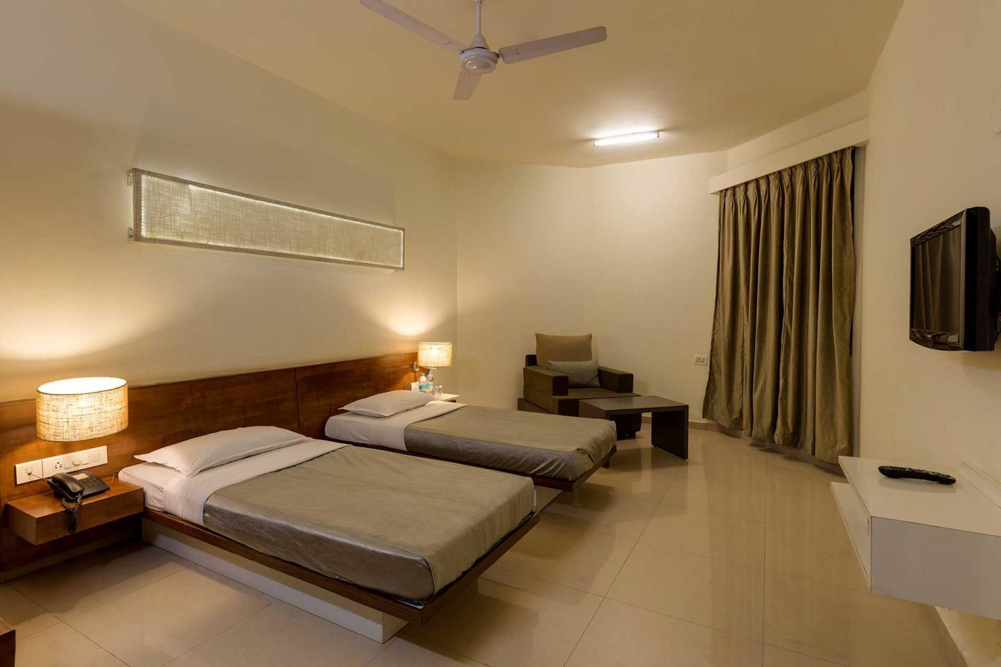 Deluxe Twin Room A/C 1