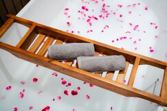 Ehsaas   Romantic Retreat with Bathtub by Khaas, Jaipur