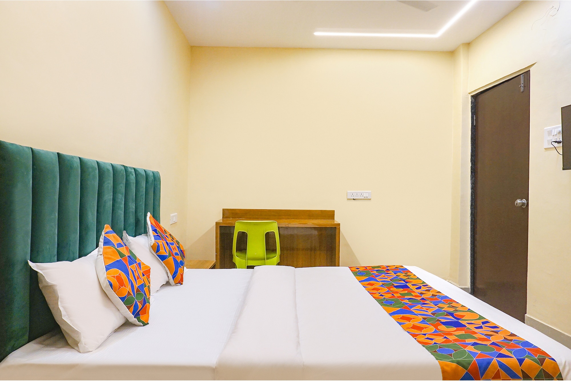 FabHotel Falcon Inn - Nr Balewadi stadium - Tap to explore photos