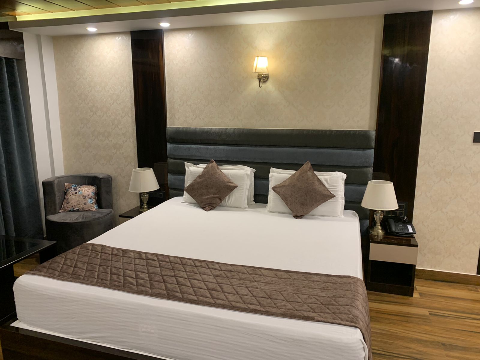 Hotel Pallavi International - Tap to explore photos