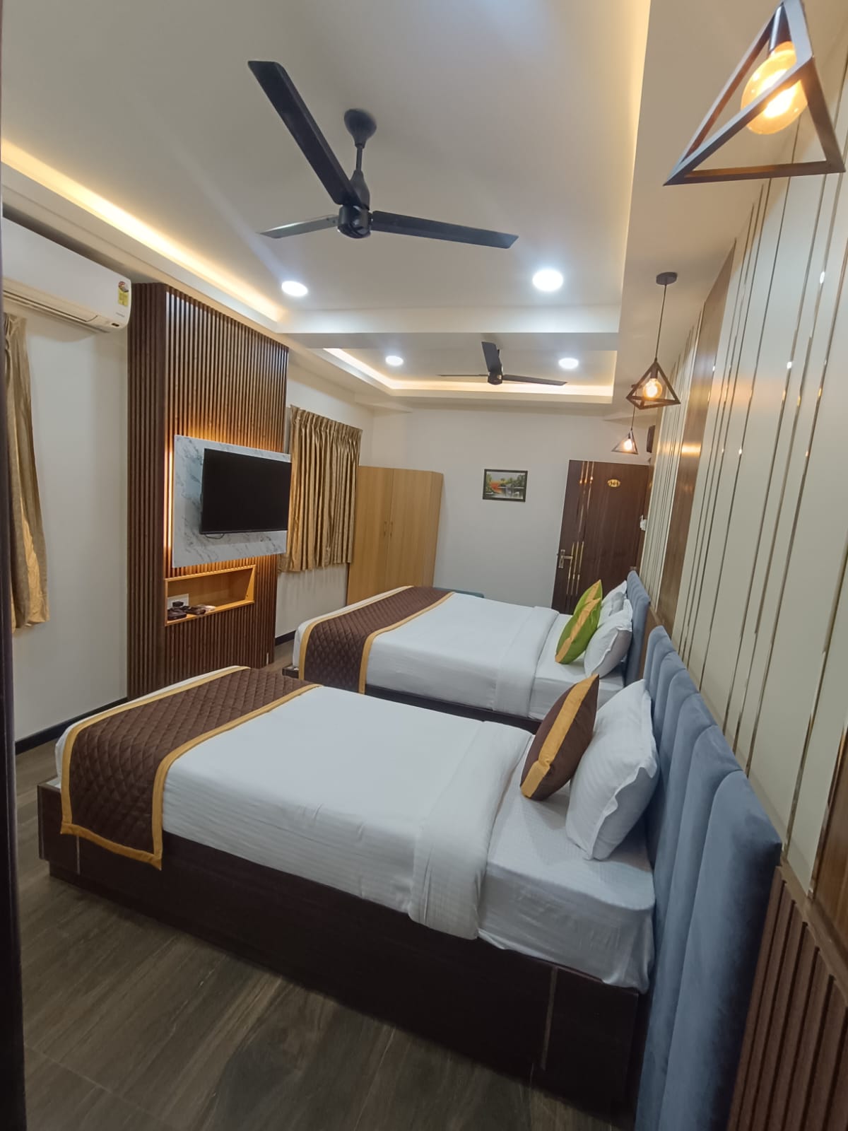 GREEN PALACE INN T Nagar - Tap to explore photos