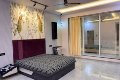 Swapnashrushti, Karjat