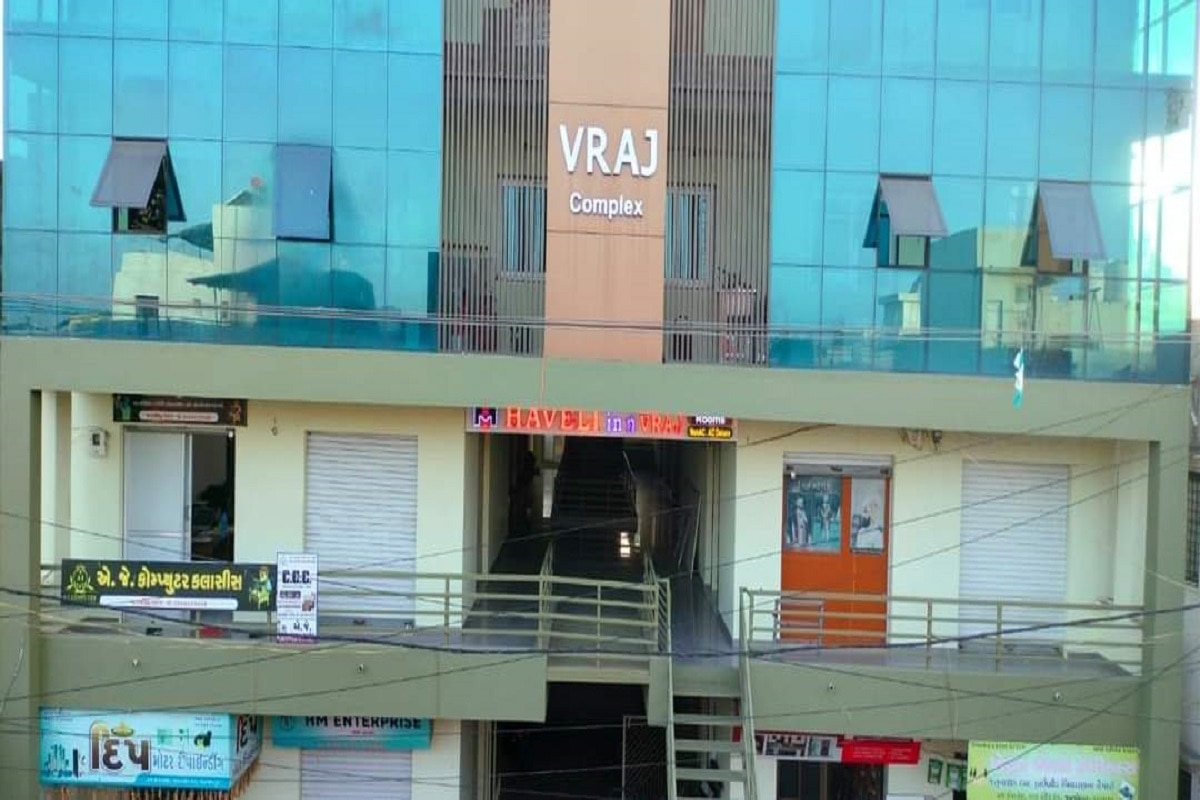 Hotel haveli in n vraj - Tap to explore photos