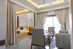 Arjun Palace ( Arjun Hotel Function Hall And Lodging), Kaij