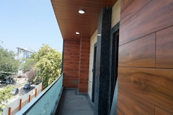 Quadis Central, Noida