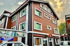 Hotel Star of Kashmir ( Centrally Heated), Srinagar