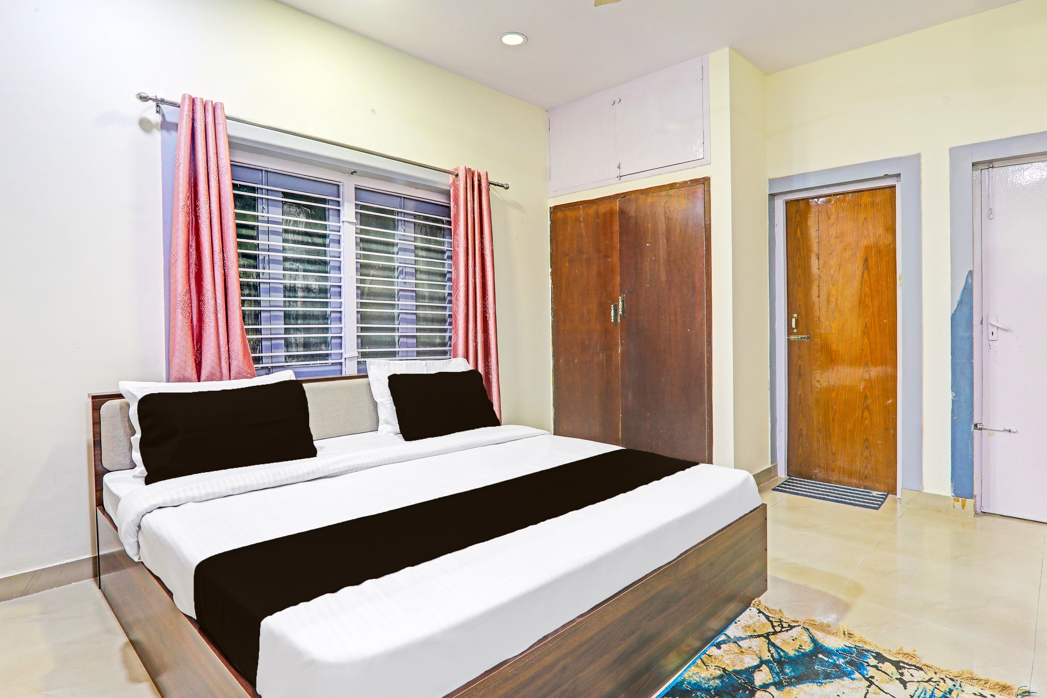 Hotel O New Yatra Residency - Tap to explore photos