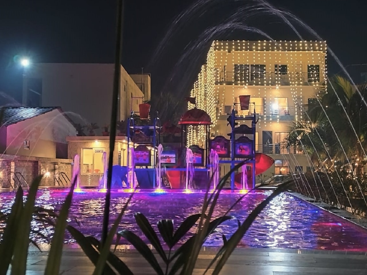Hotel Hindusthan Inn - Tap to explore photos