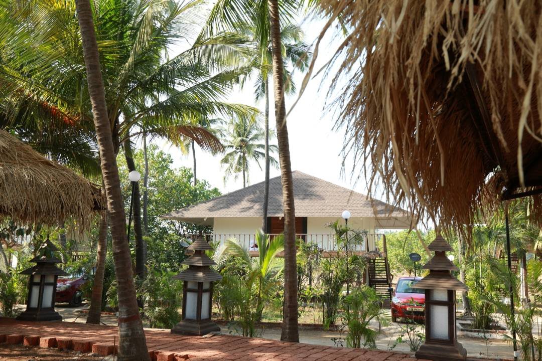 beautiful coastal resort, Divegar 