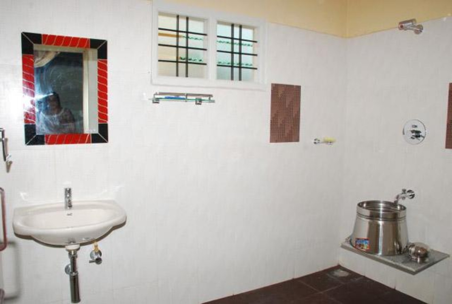 RedBerry Homestay - Tap to explore photos