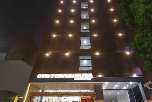 Super Townhouse Ameerpet