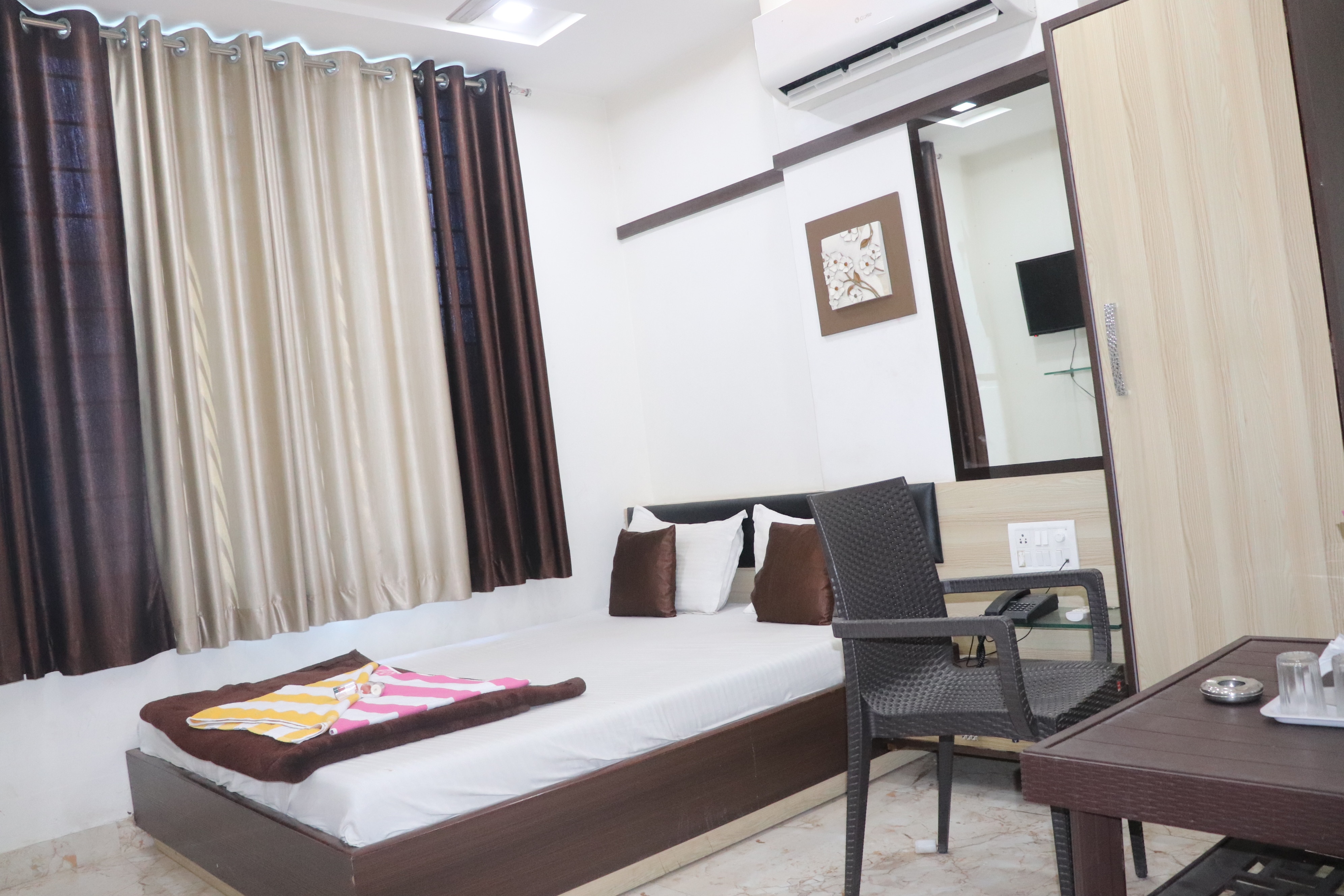 Jannat Hotel and Restaurant - Tap to explore photos