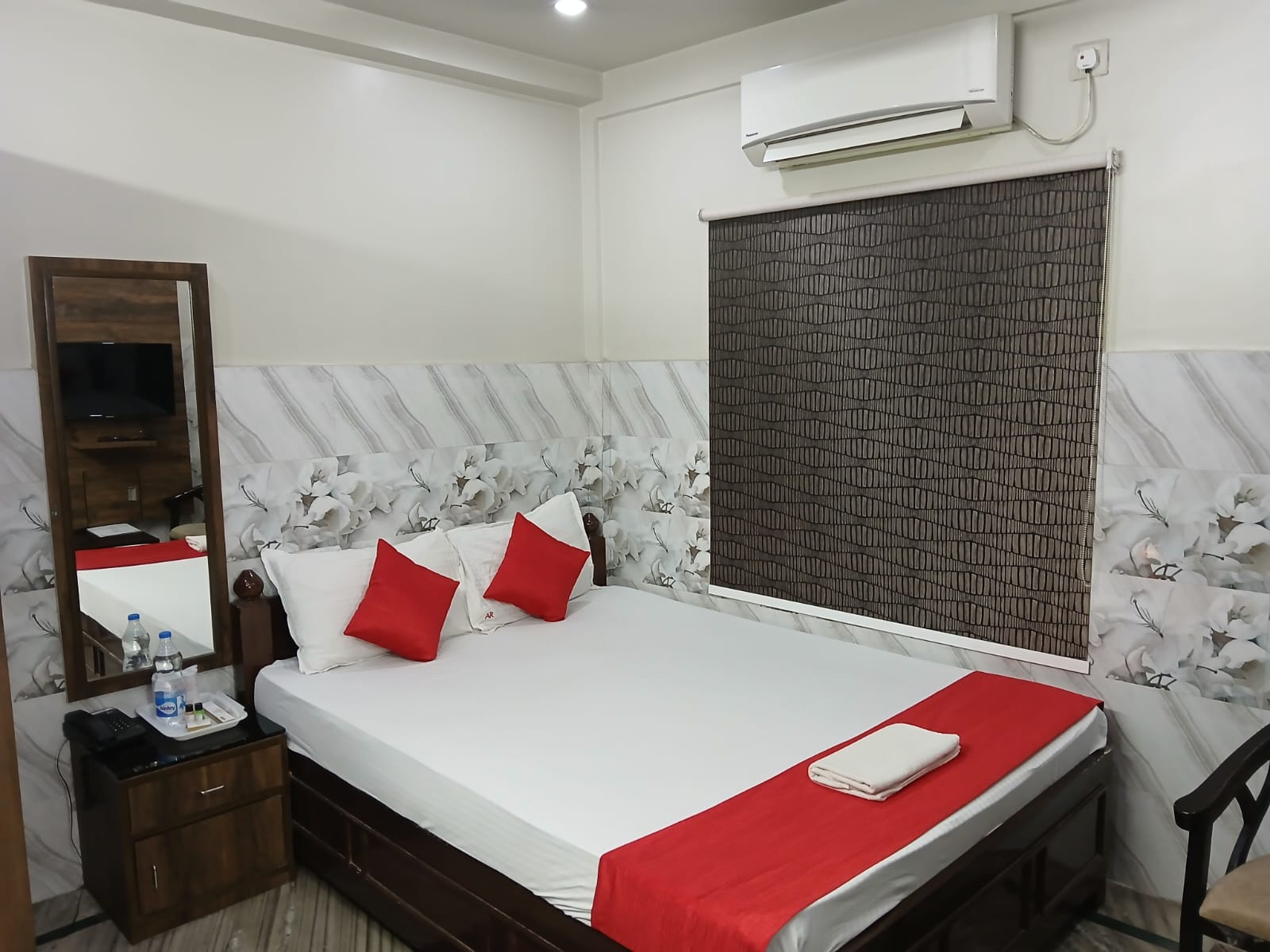 Anandaloke Residency(Leisure Inn Hotels Pvt Ltd) - Tap to explore photos